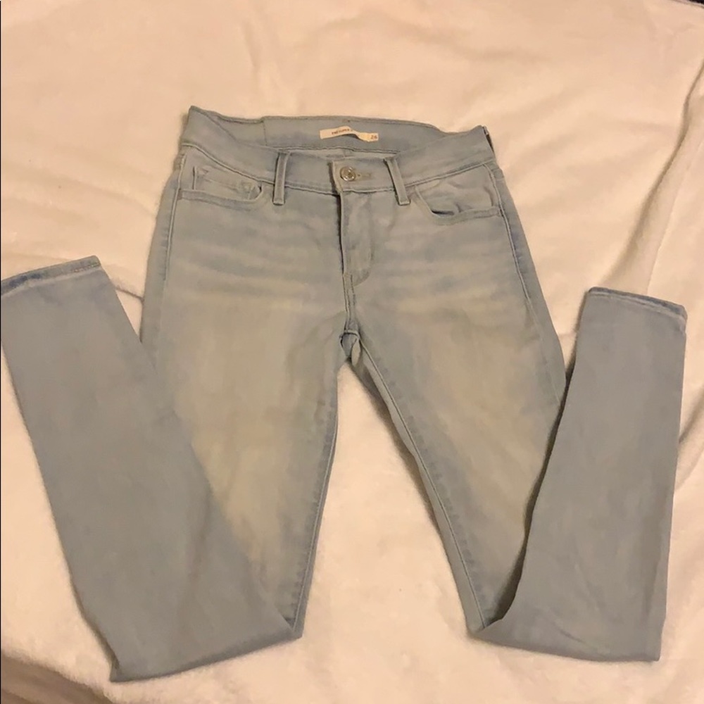 Levi’s Women’s 710 Super Skinny Jeans